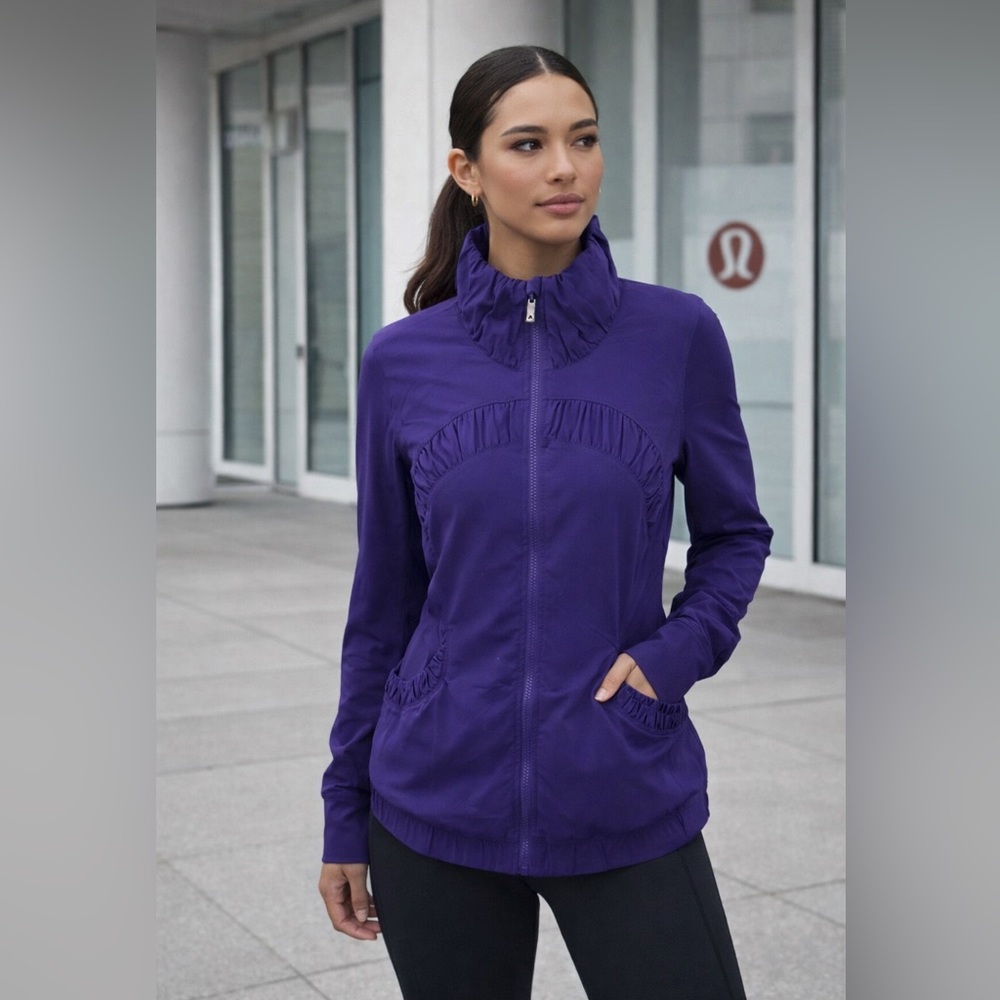 Lululemon Jacket • Size 8 • EUC